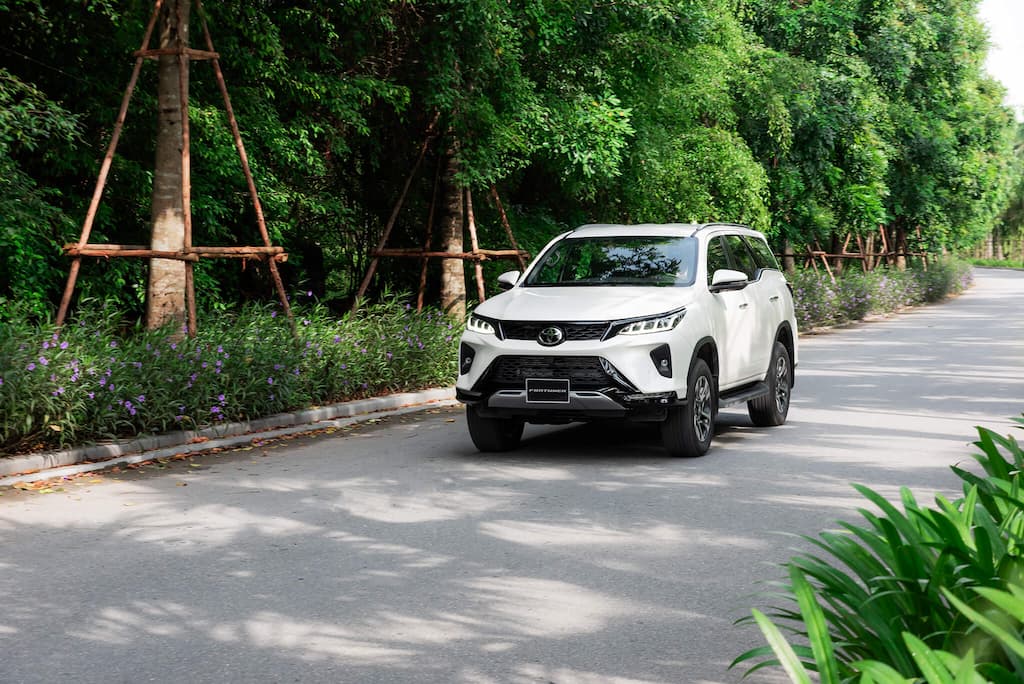 ngoại-thất-toyota-fortuner-2-1